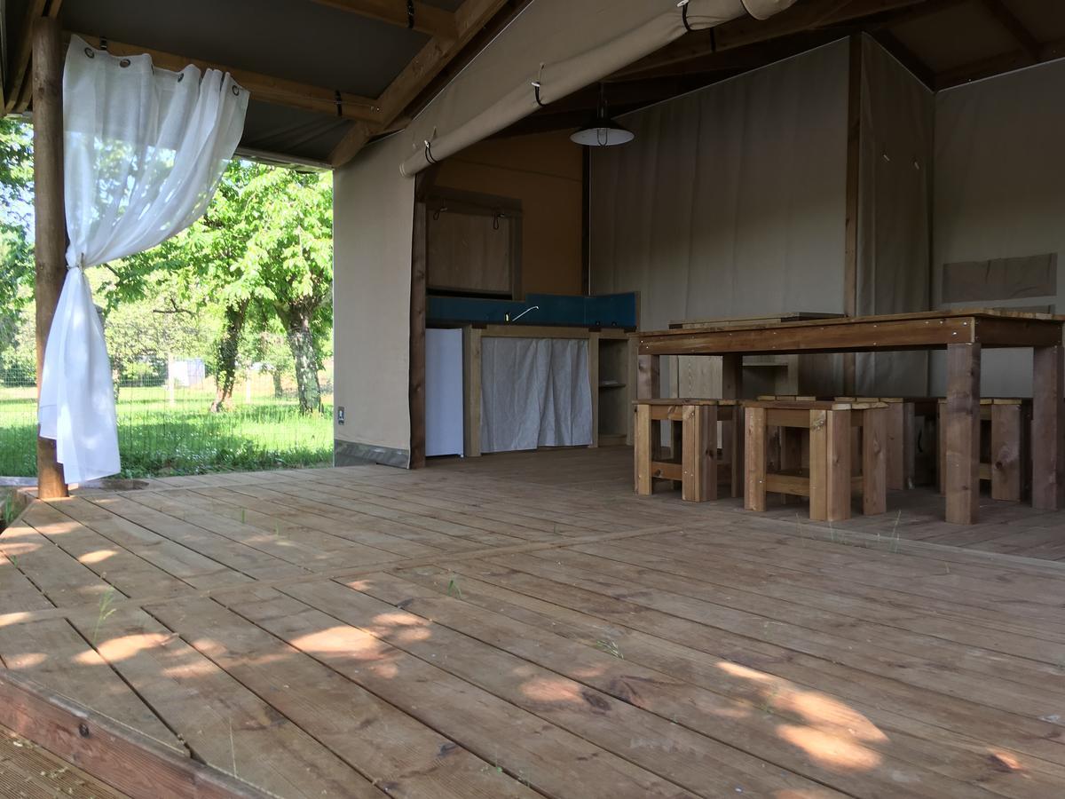 Camping Des Ribieres Confolens Dış mekan fotoğraf
