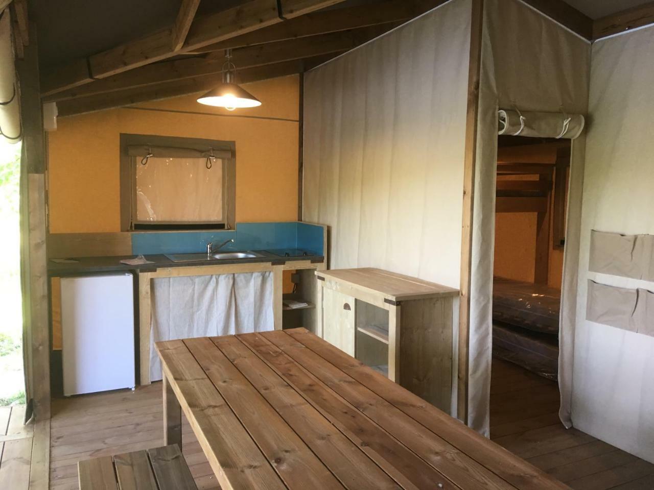 Camping Des Ribieres Confolens Dış mekan fotoğraf