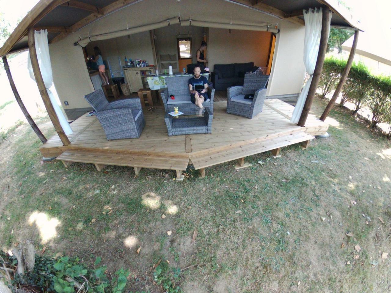 Camping Des Ribieres Confolens Dış mekan fotoğraf